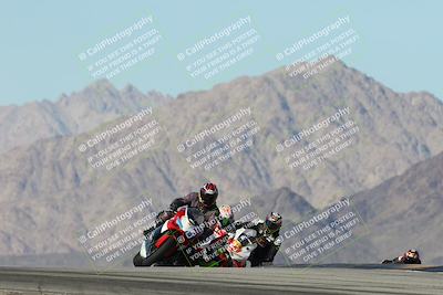 media/Dec-01-2025-Moto Forza (Mon) [[2daa91e15f]]/1-Advanced Group/Session 4 Turn 9/